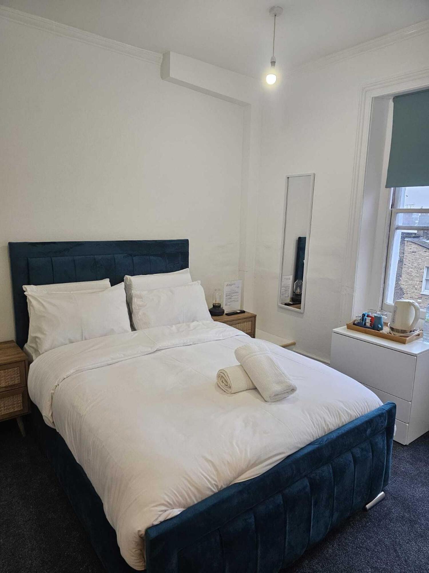 The Chapter- Knightsbridge Suites London Room photo